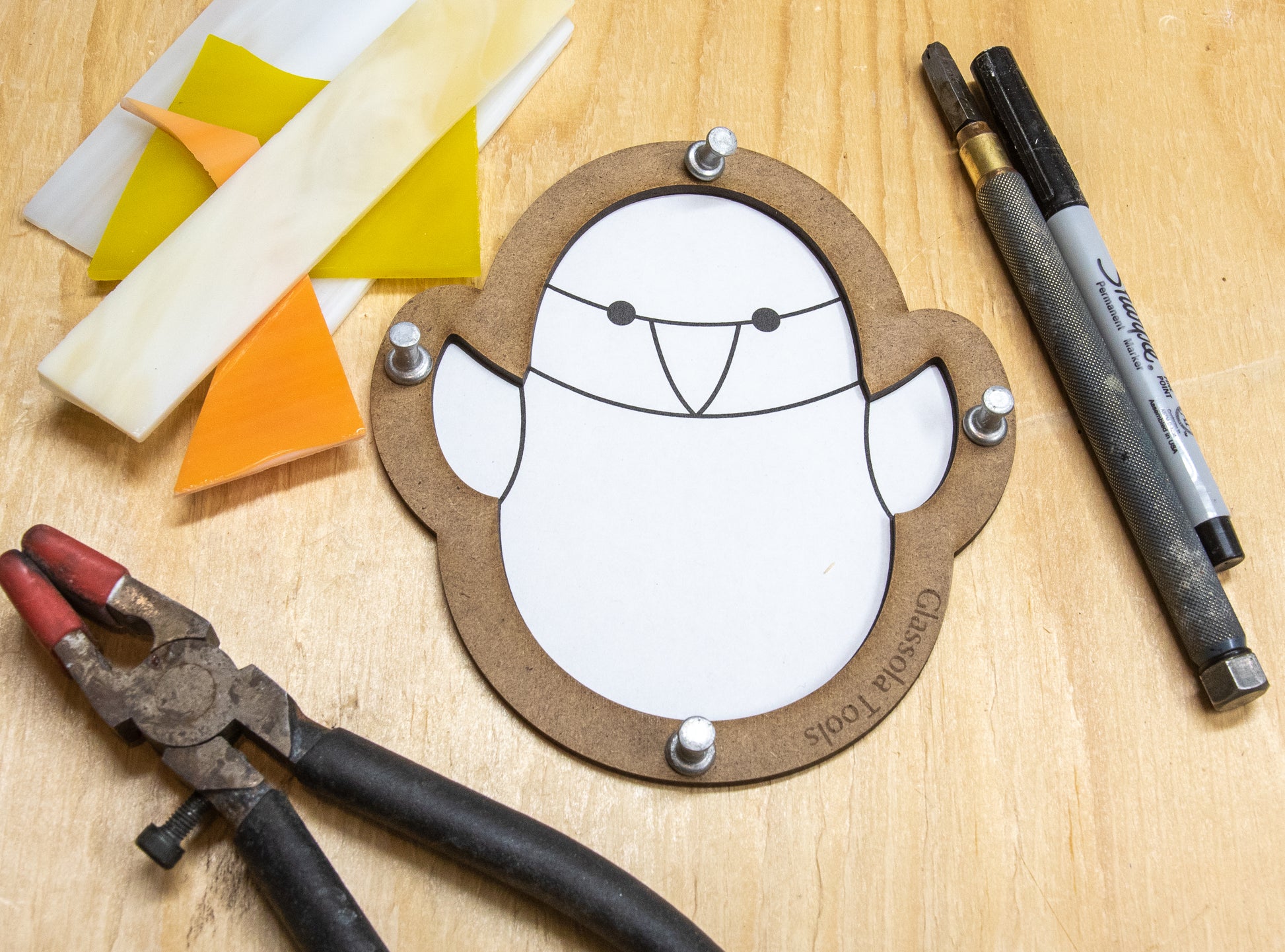 Glassola Tools Easter Layout Frames Chick Front View with Sample Pattern