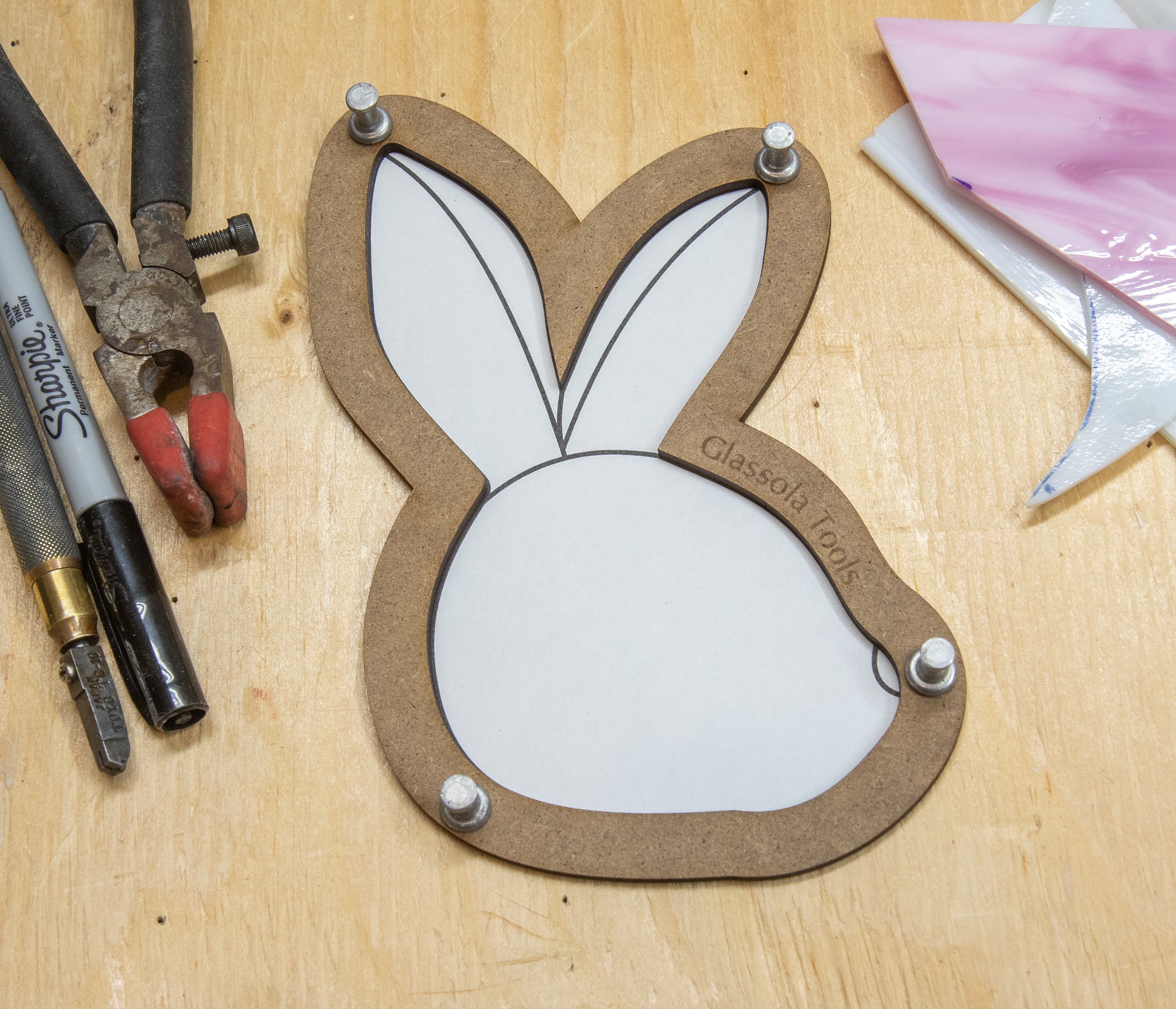 Glassola Tools Easter Layout Frames Bunny Head Side View with Sample Pattern