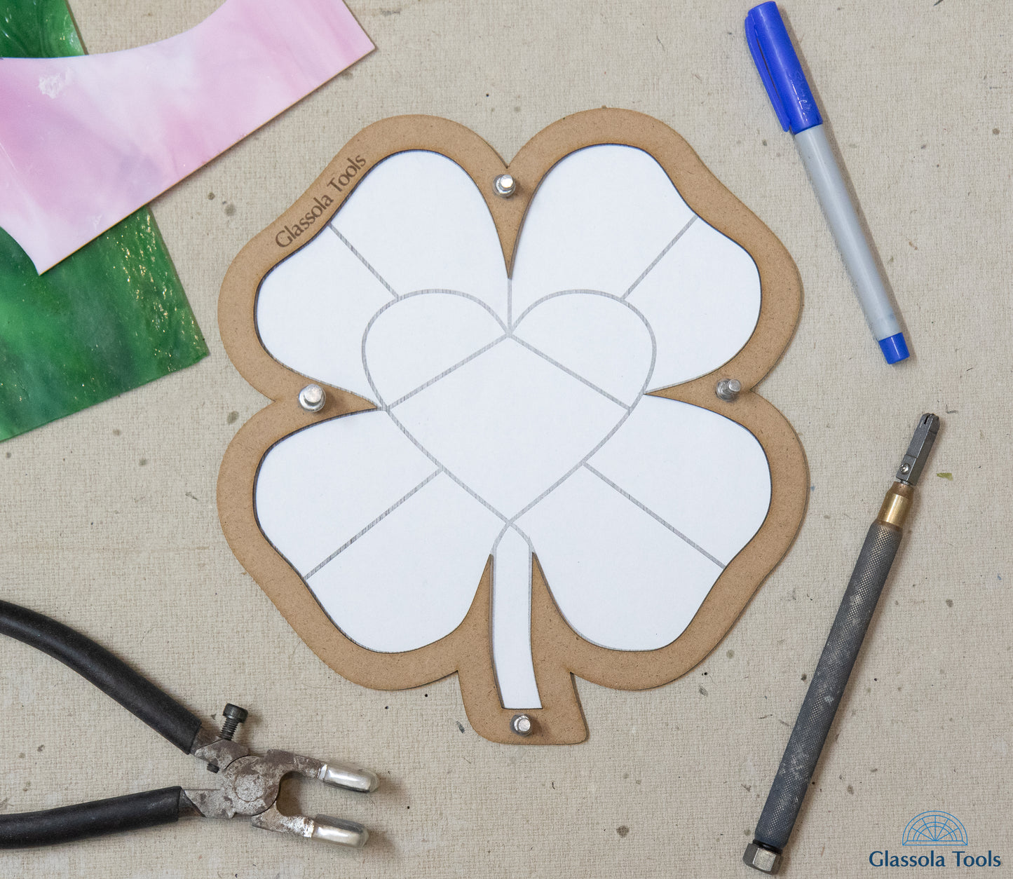 Shamrock Layout Frame