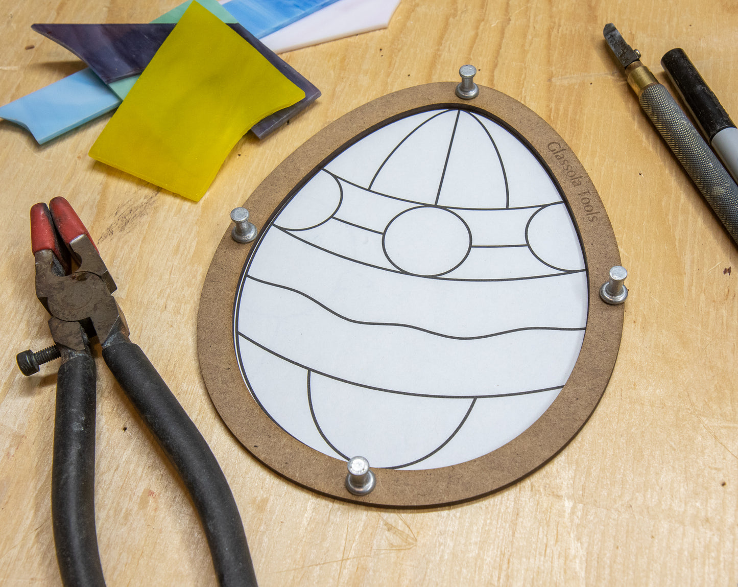 Glassola Tools Easter Layout Frames Easter Egg with Sample Pattern